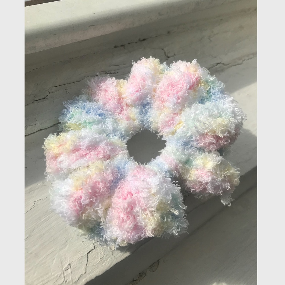 NWT Hand crochet pipsqueak scrunchie